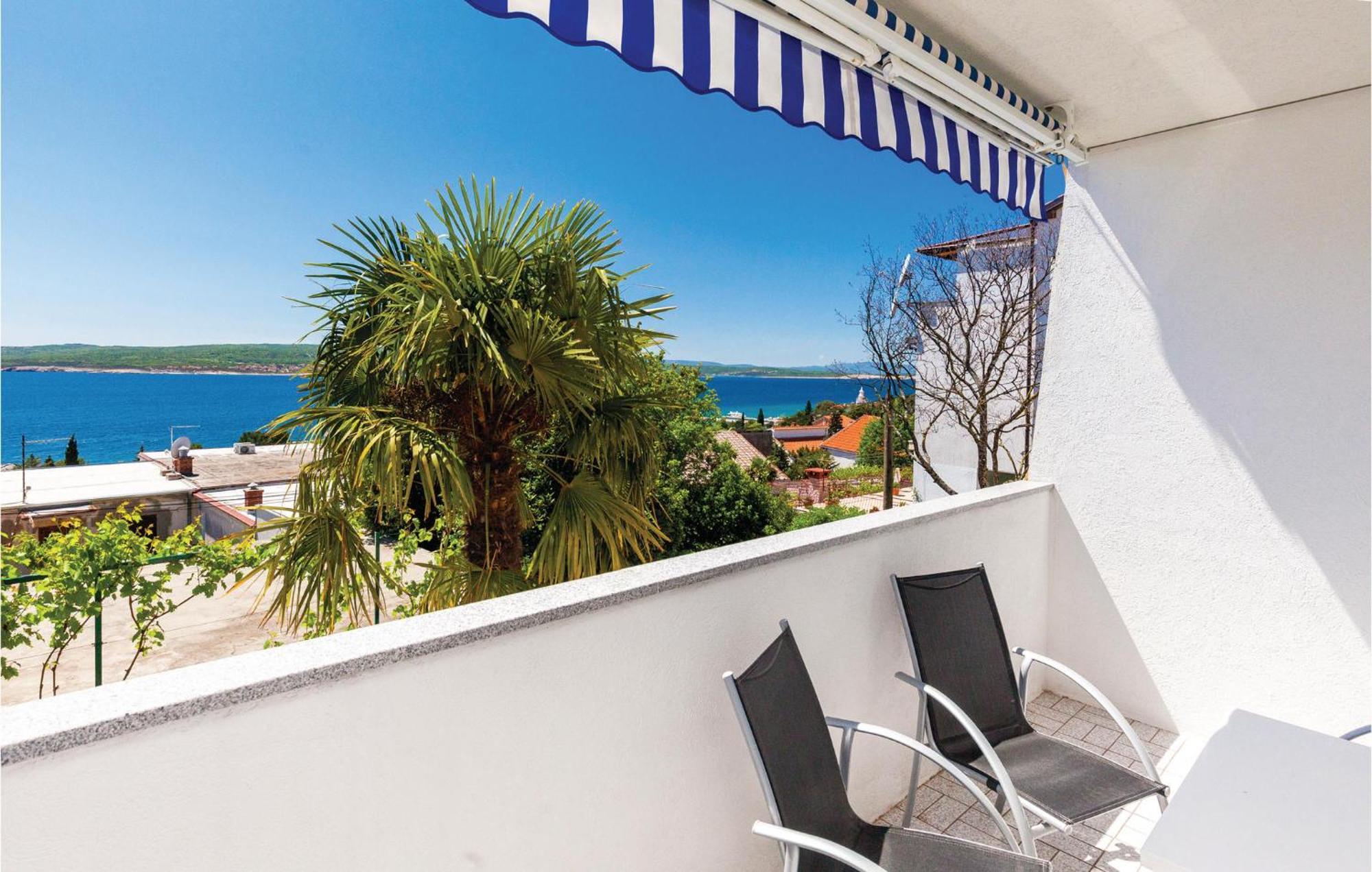 Apartment Beautiful Apartment In Crikvenica With Kitchen *