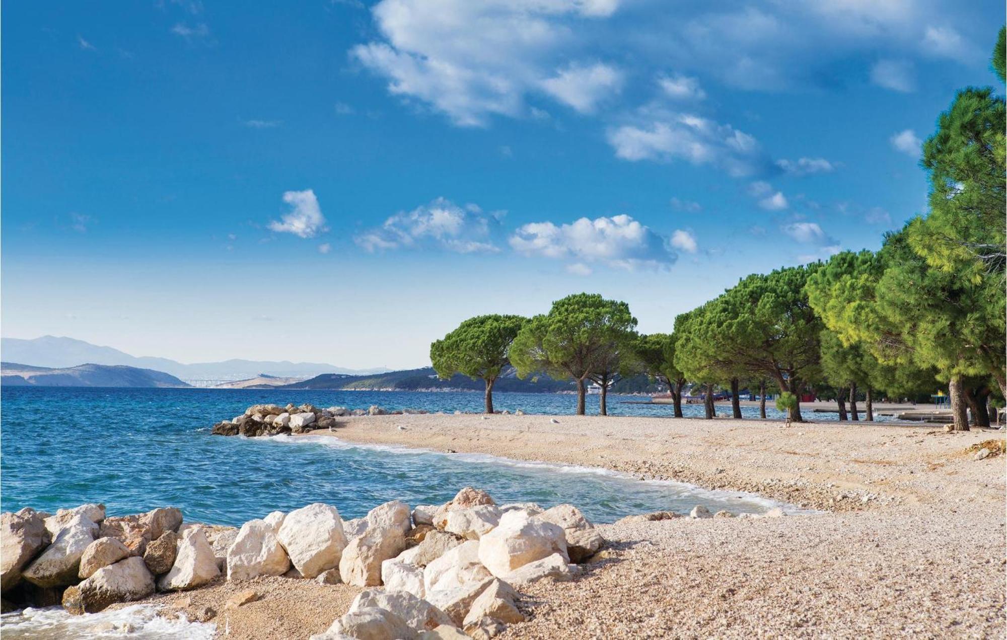 Apartma Beautiful Apartment In Crikvenica With Kitchen *