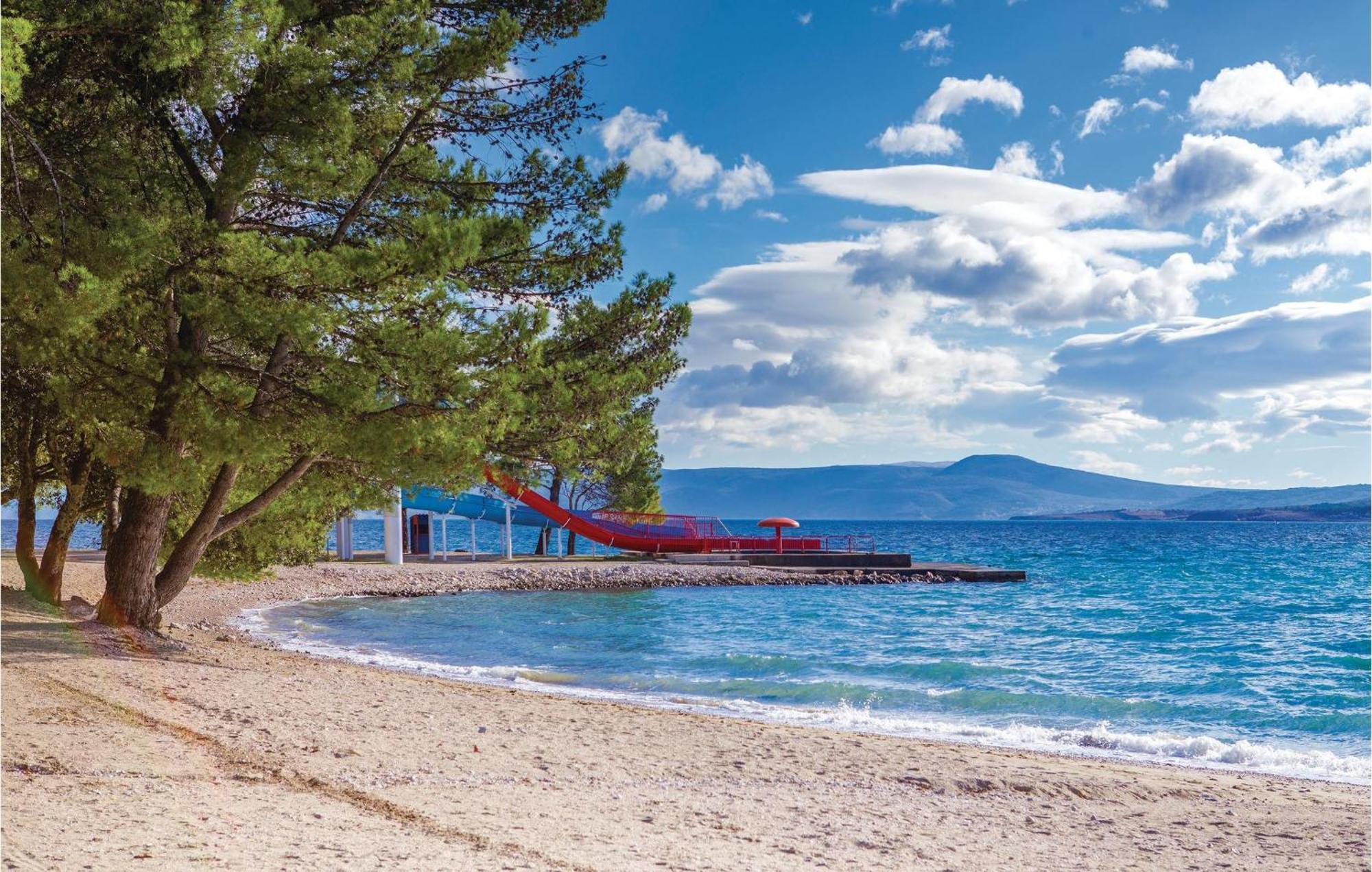 Apartma Beautiful Apartment In Crikvenica With Kitchen